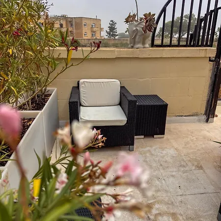 Tal Jordan Complex Apartment *